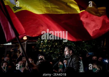 Barcelone, Espagne. 7 février 2021, Hospitalet de Llobregat, Barcelone, Espagne: Parti syndicaliste d'extrême-droite le leader VOX SANTIAGO ABASCAL tient un discours lors d'un rassemblement à Hospitalet de Llobregat (province de Barcelone) en prévision des élections régionales catalanes qui auront lieu le 14 février prochain. Credit: Jordi Boixareu/Alamy Live News Banque D'Images