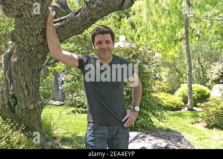 L'acteur français Philippe Lellouche pose lors du 45e Festival de télévision de Monte-Carlo à Monaco, le 27 juin 2005. Photo de Gerald Holubowicz/ABACA. Banque D'Images