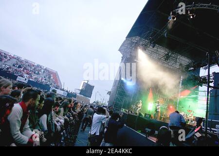 Ambiance au festival de musique 'FrancoFolies' qui s'est tenu à la Rochelle près de Bordeaux, en France, le 17 juillet 2005. Photo de Patrick Bernard/ABACAPRESS.COM. Banque D'Images