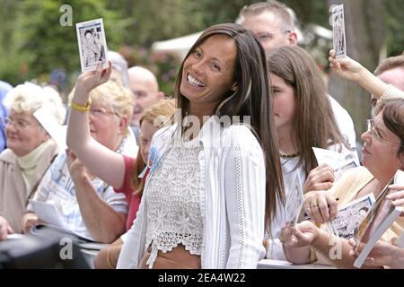 L'ancienne Miss France 1987 Nathalie Marquay participe, en tant que marraine de l'association 'Ti'Toine', à une course de chevaux à la course de chevaux Clairefontaine à Deauville, France, le 26 août 2005. Photo par ABACAPRESS/COM Banque D'Images