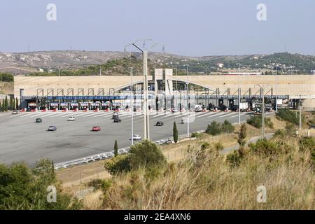 Une station de péage sur le réseau de l'autoroute du Sud de la France ASF (autoroute du Sud de la France) à salon de Provence, dans le sud de la France, le 31 août 2005. Lundi a été le dernier jour pour les soumissionnaires intéressés par l'achat de l'une des trois compagnies de péage publiques françaises, une vente dénoncée par certains politiciens qui soutiennent le gouvernement vend une partie de la France, peut-être à des étrangers. Photo de Gerald Holubowicz/ABACAPRESS.COM Banque D'Images