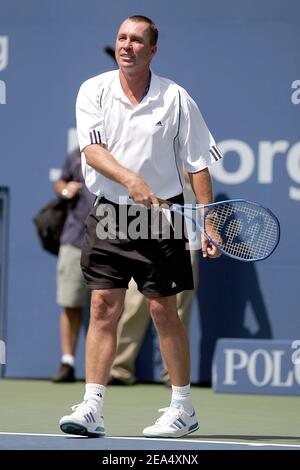 Tennis Great, Ivan Lendl fait une apparition spéciale pendant la quatrième journée de compétition au tournoi de tennis US Open 2005 à Flushing Meadows, New York, le 1er septembre 2005. Photo de William Gratz/Cameleon/ABACAPRESS.COM. Banque D'Images