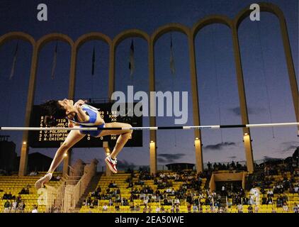 Ruth Beitia, d'Espagne, participe au saut en hauteur des femmes lors de la troisième finale mondiale de l'athlétisme de l'IAAF, au stade Louis II, à Monaco, le 09 septembre 2005. Photo de Nicolas Gouhier/CAMELEON/ABACAPRESS.COM Banque D'Images