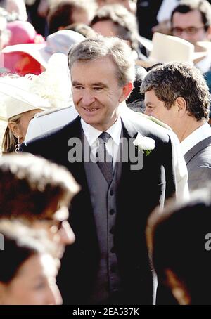 Mariage de Delphine Arnault et Alessandro Gancia à Bazas, dans le sud-ouest de la France, le 17 septembre 2005. Son père Bernard Arnault, C.E.O de LVMH Empire et sa femme Helene Mercier Arnault assistent au mariage. Photo par ABACAPRESS.COM Banque D'Images