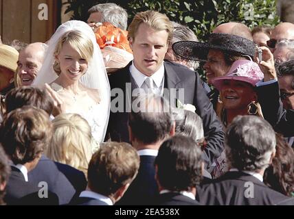 Mariage de Delphine Arnault et Alessandro Gancia à Bazas, dans le sud-ouest de la France, le 17 septembre 2005. Son père Bernard Arnault, C.E.O de LVMH Empire et sa femme Helene Mercier Arnault assistent au mariage. Photo par ABACAPRESS.COM Banque D'Images