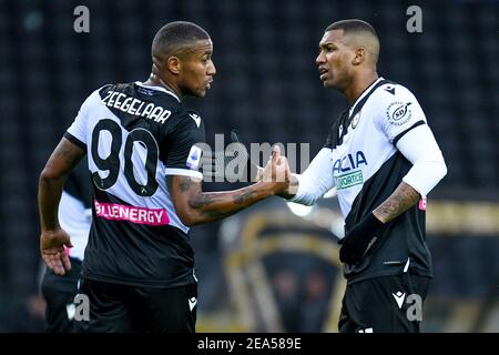 Udine, Italie. 7 février 2021. Udine, Italie, Friuli - stade Dacia Arena, 07 février 2021, Marvin Zeegelaar (Udinese) et Silva Souza Walace (Udinese) pendant Udinese Calcio vs Hellas Verona FC - football italien Serie A Match Credit: Ettore Griffoni/LPS/ZUMA Wire/Alay Live News Banque D'Images
