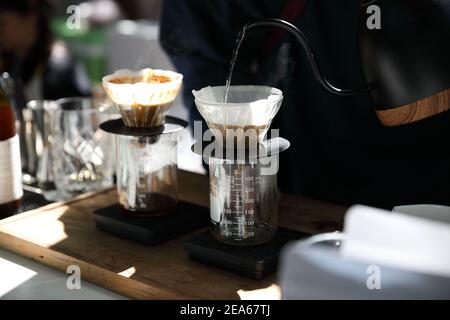 Café-gouttes pour préparer un expresso-gouttes dans un style vintage Banque D'Images