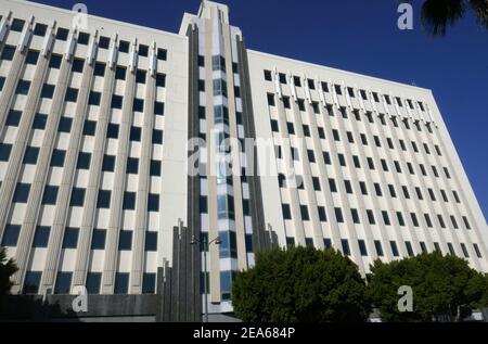 Los Angeles, Californie, États-Unis 7 février 2021 UNE vue générale de l'atmosphère de tournage lieu de Commerce Bank of Beverly Hills dans la télévision sitcom 'The Beverly Hillbillies' au 5055 Wilshire Blvd le 7 février 2021 à Los Angeles, Californie, États-Unis. C'est actuellement le lieu du Consulat d'Argentine. Photo par Barry King/Alay stock photo Banque D'Images