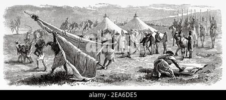 Camp installé à la périphérie de la ville de Tanger au XIXe siècle, Maroc, Afrique du Nord. Ancienne illustration gravée du XIXe siècle d'El Mundo Ilustrado 1879 Banque D'Images