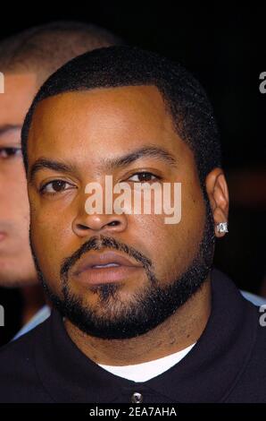 L'acteur Ice Cube assiste à la première mondiale de Torque au Grauman's Chinese Theatre, Los Angeles, le 14 janvier 2004. (Photo : Ice Cube). Photo de Lionel Hahn/Abaca. Banque D'Images