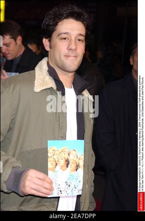 © Serge Arnal/ABACA. 55545-23. Paris-France, le 2 février 2004. L'humoriste français Titoff assiste à la première du nouveau film de Yann Moix 'Podium' avec Benoit Poelvoorde, Julie Depardieu et Jean-Paul Rouve. Banque D'Images