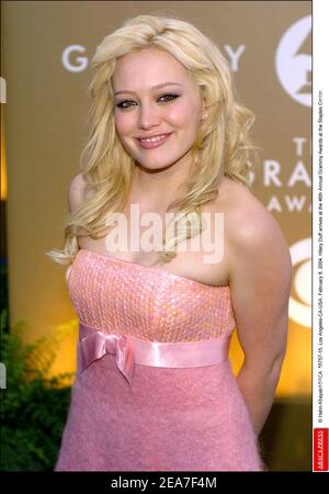 © Hahn-Khayat/ABACA. 55757-15. Los Angeles-CA-USA, 8 février 2004. Hilary Duff arrive au 46e Grammy Awards annuel au Staples Center. Banque D'Images