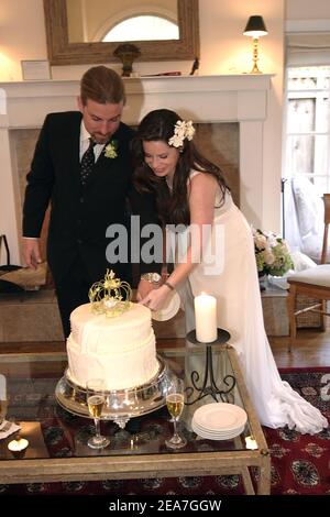 © Jadran Lazic/ABACA. 56099-64. Montecito-CA-États-Unis. 14 février 2004. Holly Marie peignes wed David Donoho à la Saint Valentin à Montecito-CA. Banque D'Images