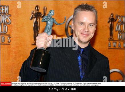 © Lionel Hahn/ABACA. 56303-10. Los Angeles-CA-USA, 22 février 2004. Tim Robbins, vainqueur de la performance exceptionnelle d'un acteur masculin dans un rôle de soutien pour Mystic River dans la salle de presse aux prix de la Guilde des acteurs de l'écran 2004 qui se tiennent au Shrine Theatre de Los Angeles. Banque D'Images