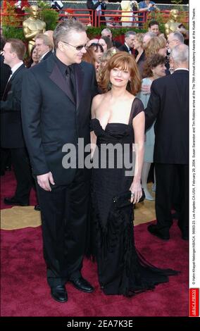 © Hahn-Khayat-Nebinger/ABACA. 56563-23. Los Angeles-CA-USA, 29 février 2004. Susan Sarandon et Tim Robbins arrivent au 76e Annual Academy Awards au Kodak Theatre. Banque D'Images