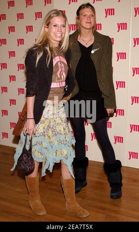 Alexandra (à droite) et Theodora Richards (filles de Keith Richards) arrivent à la fête du YM Magazine pour célébrer le numéro spécial de MTV, qui s'est tenue au Spirit Club à New York, le mercredi 24 mars 2004. (Photo : Alexandra Richards, Theodora Richards). Photo de Nicolas Khayat/ABACA. Banque D'Images