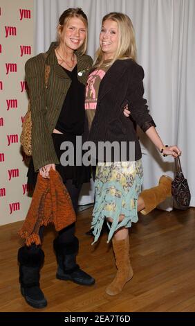 Alexandra (à gauche) et Theodora Richards (filles de Keith Richards) arrivent à la fête du YM Magazine pour célébrer le numéro spécial de MTV, qui s'est tenu au Spirit Club à New York, le mercredi 24 mars 2004. (Photo : Alexandra Richards, Theodora Richards). Photo de Nicolas Khayat/ABACA. Banque D'Images