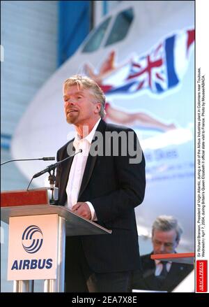 Sir Richard Branson, président de Virgin Atlantic, lors d'une visite de l'usine Airbus Industries à Colomiers, près de Toulouse, le mercredi 7 avril 2004, lors de la visite officielle de la reine Elizabeth II en France. Photo de Mousse/ABACA. Banque D'Images