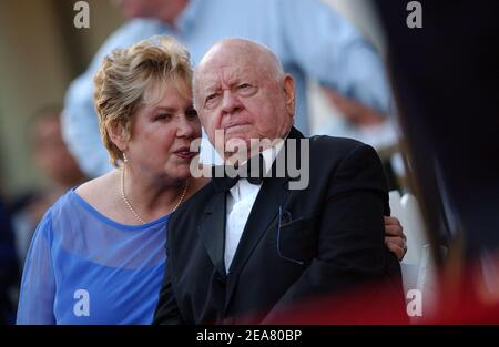 Jan et Mickey Rooney ont été honorés par la 2 2 52e étoile du Hollywood Walk of Fame. Los Angeles, le 26 avril 2004. Photo de Lionel Hahn/ABACA. Banque D'Images