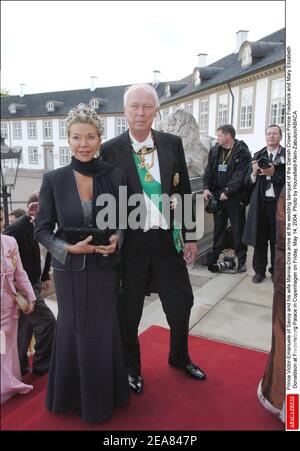 Le prince Victor-Emanuele de Savoie et son épouse Marina-Doria arrivent au banquet de mariage du prince héritier danois Frederik et de Mary Elizabeth Donaldson au palais de Fredensborg à Copenhague le vendredi 14 mai 2004. Photo de Hounsfield-Klein-Zabulon/ABACA Banque D'Images