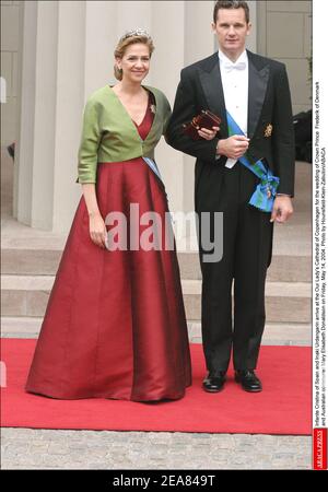 L'Infante Cristina d'Espagne et Inaki Urdangarin arrivent à la cathédrale notre-Dame de Copenhague pour le mariage du prince héritier Frederik du Danemark et de la commissaire australienne Mary Elisabeth Donaldson le vendredi 14 mai 2004. Photo de Hounsfield-Klein-Zabulon/ABACA Banque D'Images