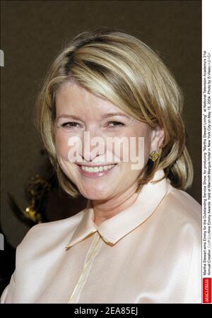 Martha Stewart remporte Emmy pour le salon du service remarquable, pour avoir produit Martha Stewart Living au 31e Prix annuel de l'artisanat créatif de jour de la National Television Academy, qui s'est tenu à l'hôtel Marriott Marquis à New York le 15 mai 2004. Photo de S.Vlasic/ABACA Banque D'Images