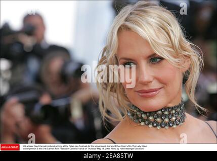 L'actrice AMÉRICAINE Daryl Hannah photographiée arrivant au Palais des Festivals pour la projection du film The Lady Killers de Joel et Ethan Coen compétition au 57e Festival de Cannes le jeudi 18 mai 2004. Photo de Hahn-Nebinger-Gorassini/ABACA Banque D'Images