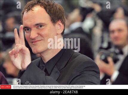 LE directeur et président DU jury AMÉRICAIN, Quentin Tarantino, arrive à la cérémonie de clôture de la 57e édition du Festival de Cannes, qui s'est tenue au Palais des Festivals de Cannes-France le 22 mai 2004. Photo de Hahn-Nebinger-Gorassini/ABACA Banque D'Images