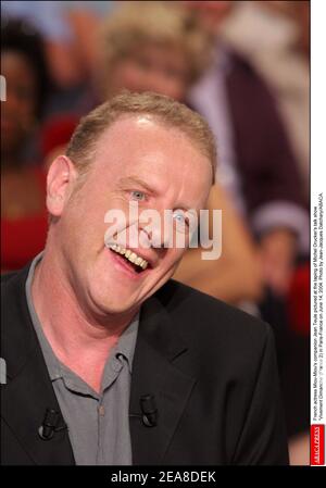 Jean Teule, compagnon de l'actrice française Miou-Miou, photographié à l'enregistrement du talk show de Michel Drucker 'vivre Dimanche' (France 2) à Paris-France le 14 juin 2004. Photo de Jean-Jacques Datcary/ABACA. Banque D'Images