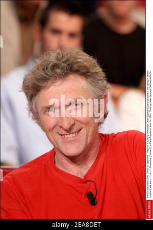 Association française DAL (droit au logement) Président Jean-Baptiste Eyraud, photographié lors de l'enregistrement du talk show de Michel Drucker 'vivre Dimanche' (France 2) à Paris-France le 14 juin 2004. Photo de Jean-Jacques Datcary/ABACA. Banque D'Images