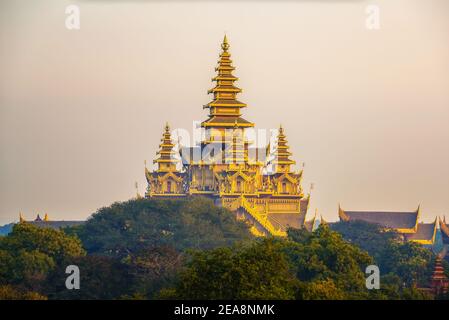 Palais d'Or de Bagan situé dans le Vieux Bagan, Myanmar Banque D'Images