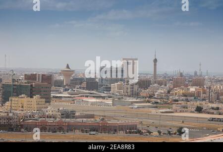 Djeddah, Arabie Saoudite, Tour de télévision, Tours de Djeddah, Albalad , Paysage, autoroute, en mars 2020 Banque D'Images