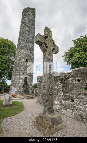 Tour ronde de Monasterboice dans le comté de Louth, en Irlande. Banque D'Images