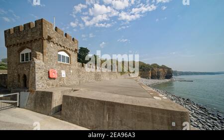 Quai à la station de la Lifeboat de l'Atlantic College, Château de St. Donat, Glamourgan Heritage Coast, South Wales, Royaume-Uni, août 2020. Banque D'Images