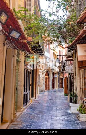 Rues et vieux bâtiments dans la vieille ville de Réthymnon, Crète, Grèce Banque D'Images