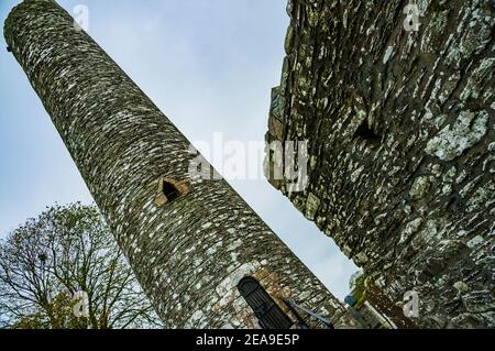 La tour ronde. Site monastique de Monasterboice. Drogheda, Comté de Louth, Irlande, Europe Banque D'Images