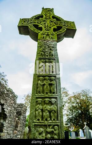 Face Ouest. La Croix de l'Ouest est une grande croix celtique située dans l'enceinte de Monasterboice dans le comté de Louth, en Irlande. Drogheda, Comté Banque D'Images