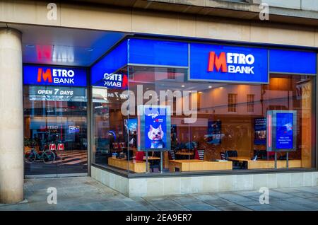 Succursale de Metro Bank dans le centre de Cambridge au Royaume-Uni. Metro Bank est une banque britannique challenger fondée en 2010. Banque D'Images