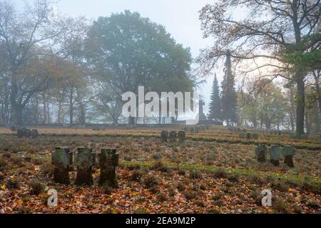 Cimetière militaire de Kastel-Staadt, Vallée de Saar, Parc naturel de Saar-Hunsrück, Rhénanie-Palatinat, Allemagne Banque D'Images