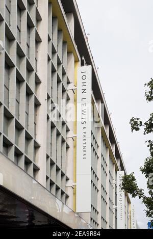 Logo Boutique enseigne avant de la marque détaillant Grand magasin John Lewis & Partners, 300 Oxford Street, Marylebone, Londres W1C 1DX Banque D'Images