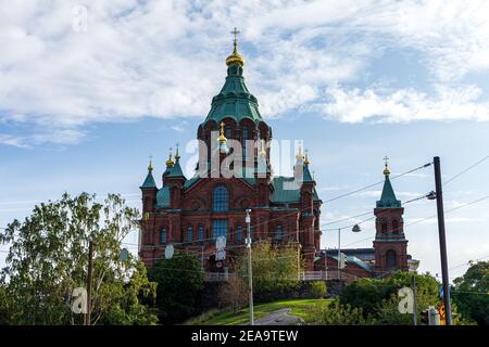 La cathédrale Uspenski orthodoxe de l'est d'Helsinki à la lumière du jour Banque D'Images