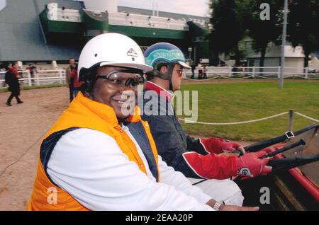 Magloire, présentateur de télévision française, participe à la course de chevaux de troiement lors du 12 e festival Epona à Cabourg, en France, le 8 octobre 2005. Photo de Bruno Klein/ABACAPRESS.COM. Banque D'Images