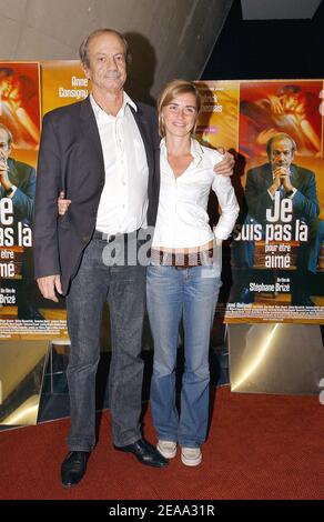 Les acteurs Patrick Chesnais et Anne Consigny posent à la première du film de Stephane Brize « Je ne suis pas la pour et aime » à l'UGC cite le cinéma les Halles à Paris, en France, le 10 octobre 2005. Photo de Giancarlo Gorassini/ABACAPRESS.COM. Banque D'Images