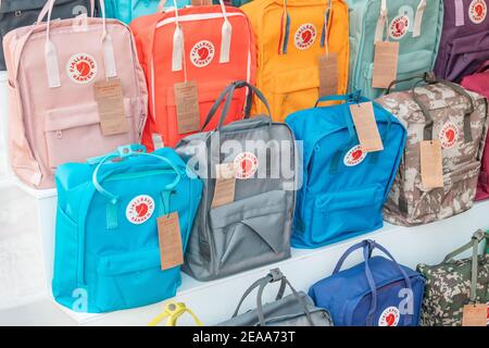 09 septembre 2020, Dalyan, Turquie : sacs à dos Kanken Fjallraven à vendre dans un magasin local Banque D'Images