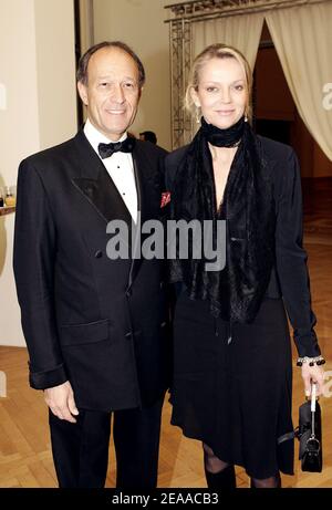 La princesse Hélène de Yougoslavie et son mari Thierry Gaubert posent lors du Gala des Scopus Awards organisé par les amis français de l'Université hébraïque de Jérusalem, au petit Palais à Paris, France, le 22 novembre 2005. Photo de Laurent Zabulon/ABACAPRESS.COM. Banque D'Images