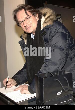L'acteur français François-Eric Gendron assiste à la soirée du Mont blanc 'Noir et blanc' pour présenter la nouvelle gamme 'Ecriture' en l'honneur de Greta Garbo, au magasin du Mont blanc sur les champs-Elysées à Paris, en France, le 24 novembre 2005. Photo de Giancarlo Gorassini/ABACAPRESS.COMPhoto par Giancarlo Gorassini/ABACAPRESS.COM Banque D'Images