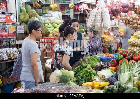 Fruits et légumes dans le marché intérieur à Ho Chi Minh ville, Vietnam Banque D'Images