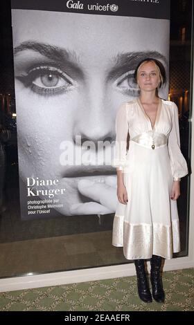 L'actrice née en Allemagne Diane Kruger lors de la fête de lancement du calendrier 2006 de l'UNICEF, avec la photo de Diane Kruger, photographiée par Christophe Meimoon, qui s'est tenue à l'hôtel Bristol à Paris, en France, le 2 décembre 2005. Photo de Giancarlo Gorassini/ABACAPRESS.COM Banque D'Images