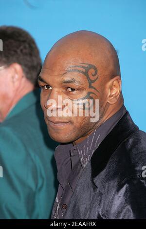 Mike Tyson participe aux Billboard Music Awards 2005 au MGM Grand Hotel, Las Vegas, Nevada, le 06 décembre 2005. Photo de Baxter/ABACAPRESS.COM Banque D'Images