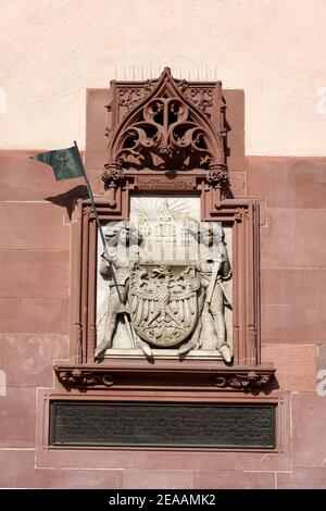 Allemagne, Hesse, Francfort, vieille ville, Römerberg, Römer, les bras de la ville sur l'hôtel de ville historique Banque D'Images